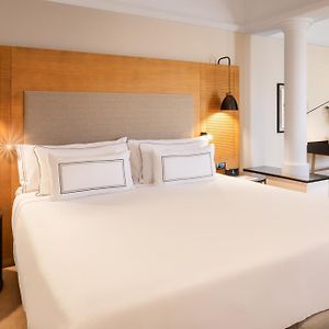 Master Suite The Level